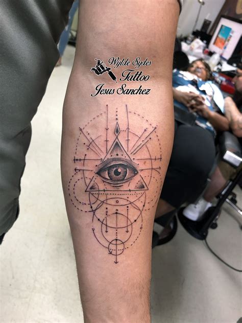 all seeing eye tattoo